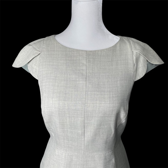 J. Crew Cap Sleeve Fitted Minimalist Old Money Dress 100% Wool, Light Gray Sz 2P - Picture 3 of 11